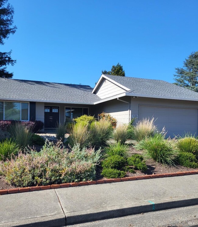Photo - 123 Old Oak Ln