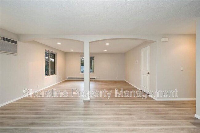 Building Photo - 2111 Brittany Ln