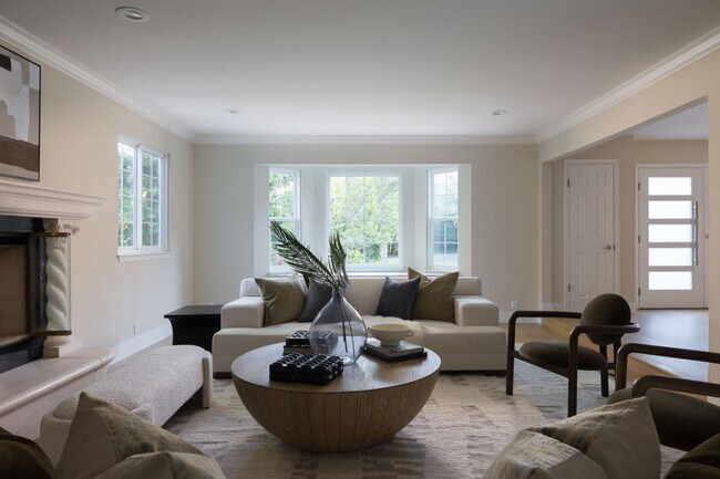 Photo - 10 Meadow Ln