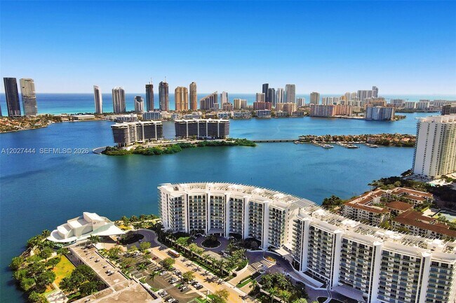 Photo - 3330 NE 190th St Unidad 2411