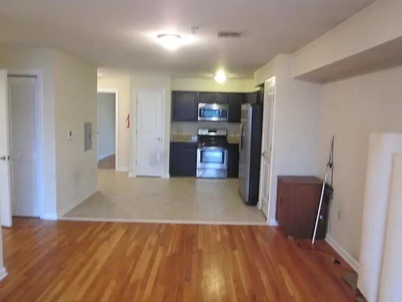 Photo - 536-538 29th St Apartamento