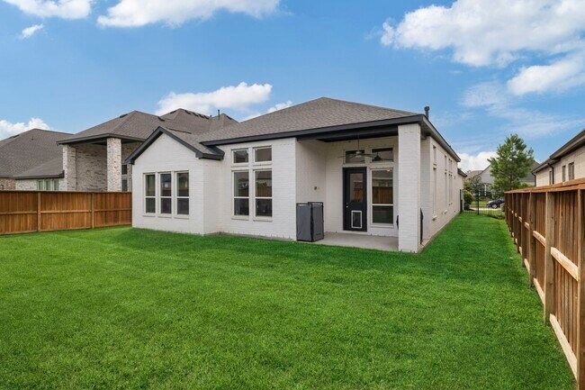 Building Photo - 28227 Clear Breeze Ct