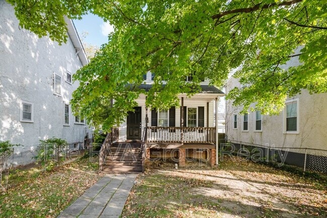 Building Photo - 2909 2nd Ave