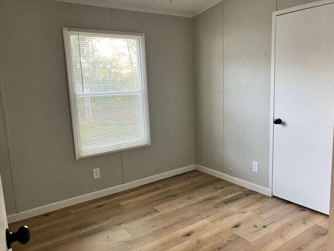 Photo - 19 Deerwood Park