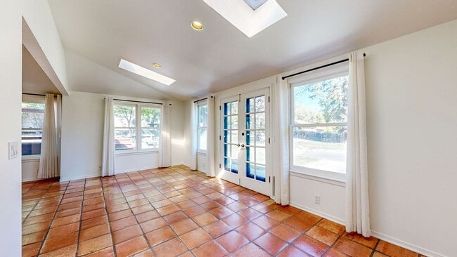 7470 Mirabel Rd