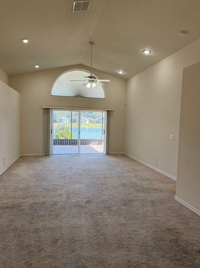 Photo - 1628 Maximilian Dr