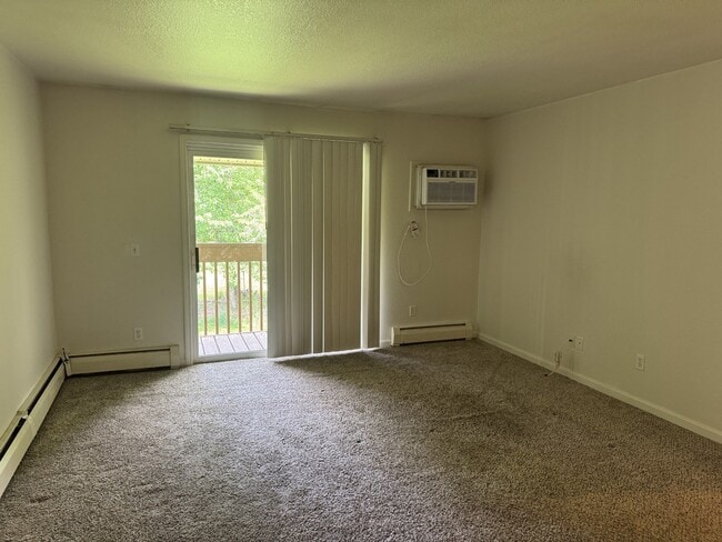 Photo - 580 N Main St