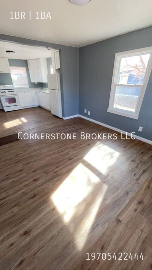 Building Photo - 215 S Curtis St