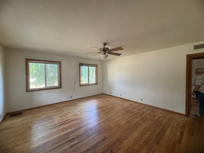 Photo - Spacious 2 Bedroom 2 Bath Living Room and Great Room