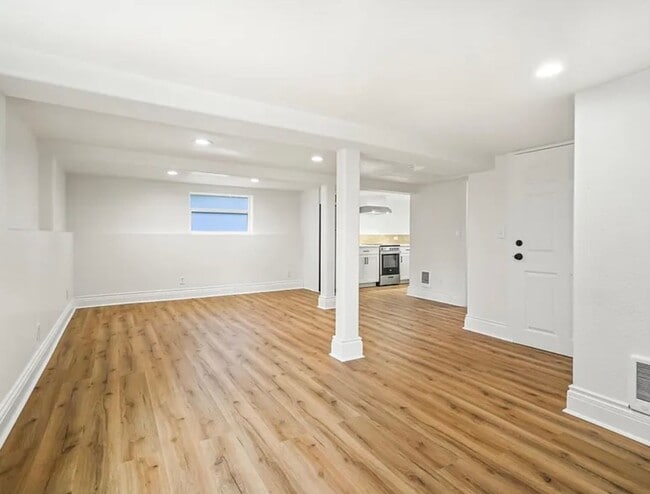 Photo - 125 NE Shaver St Unit 125 NE Shaver St #B