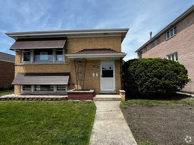 Home view - 5432 S Long Ave Unit 1ST FLOOR Rental
