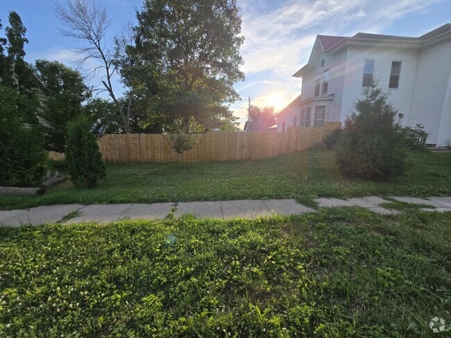 Building Photo - 207 4th St N Rental