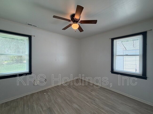 Photo - 408 Stockton Rd