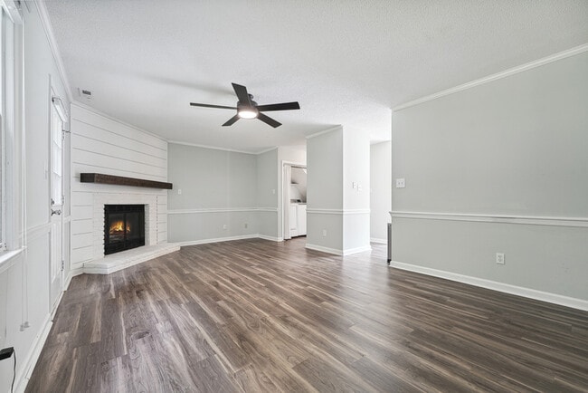 Photo - 107 Towne View Trail