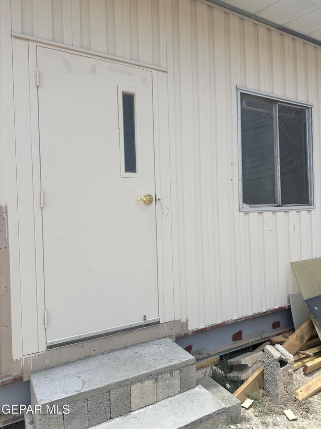 Building Photo - 6800 1st St Unit C Rental