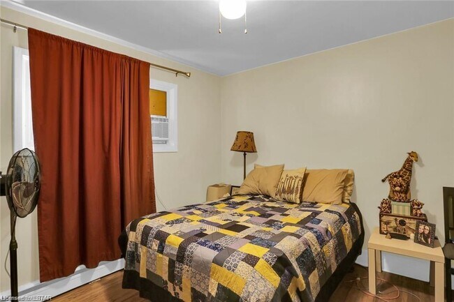 Photo - 329 Salisbury St