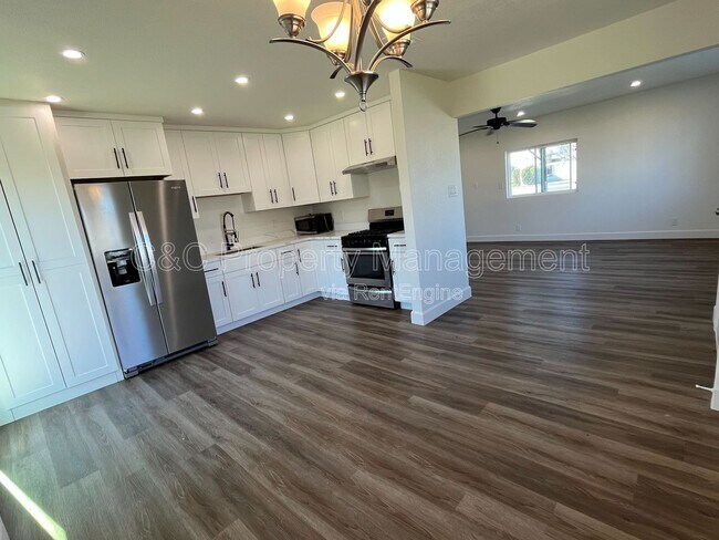 Photo - 11464 W Larch Rd