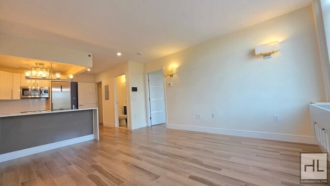 Sunlit 5th-Floor 1-Bed with a Showpiece Open Kitchen