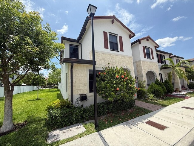 Photo - 10623 West 33rd Ct