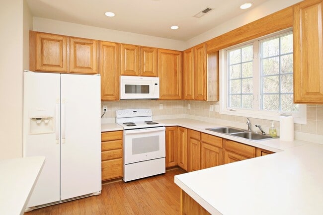 Photo - Cat-Friendly Forest Lakes South Townhome