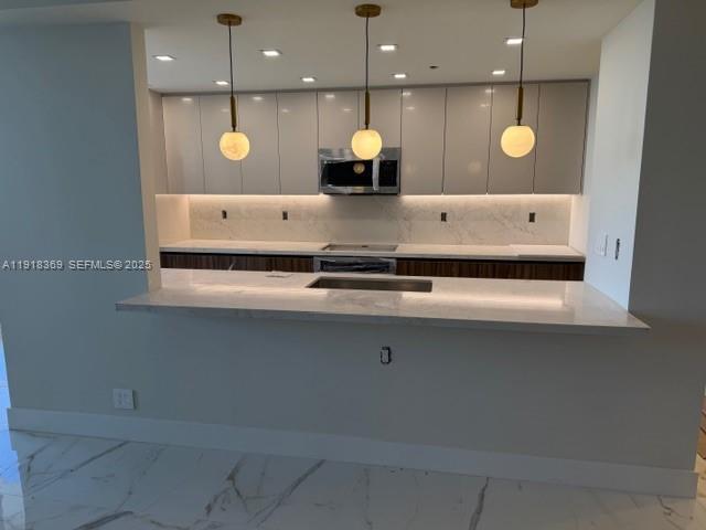 Building Photo - 19707 Turnberry Way Unit 20L