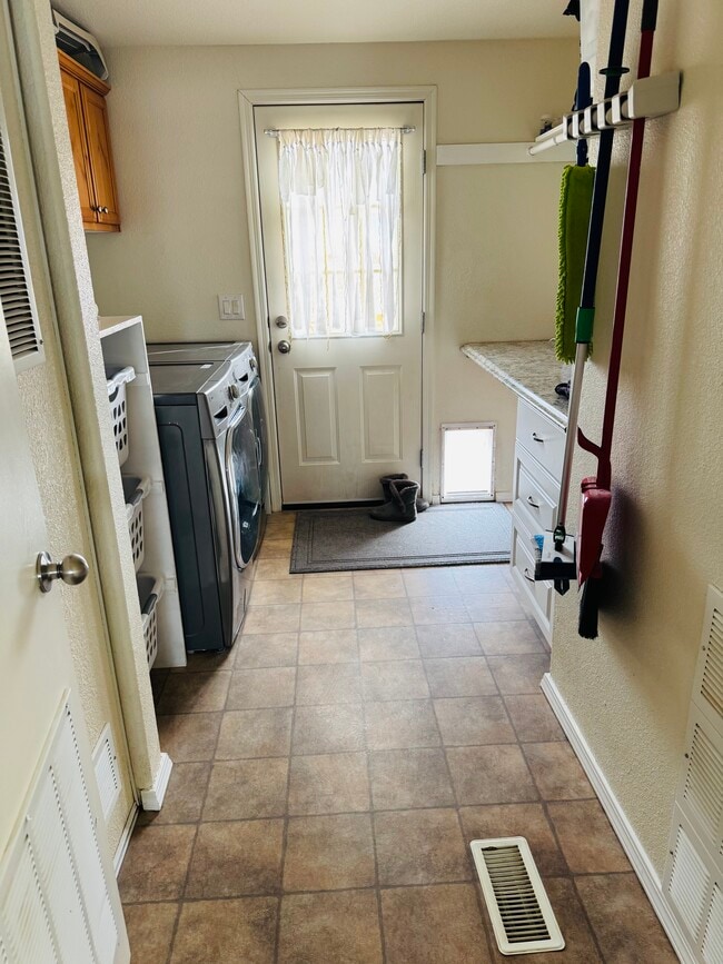 Photo - 750 Hayland Dr