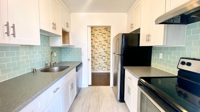 Photo - Breathtaking Views of SF & Bay Bridge from this Top Floor unit Unidad D447