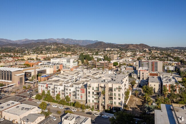 Photo - Kenwood Terrace