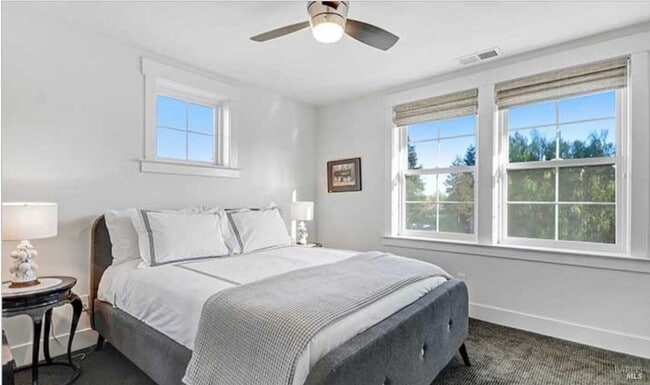 Photo - 230 Newcomb St