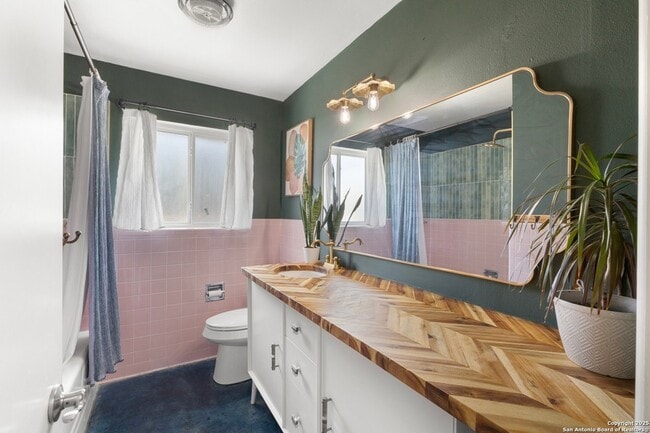 Photo - 1228 Rivercrest Dr