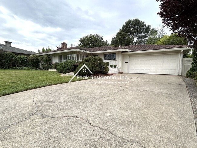 Photo - Charming 3 bedroom 2 bathroom House!