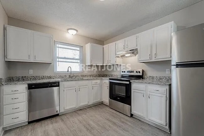 Photo - 119 Woodspur Rd