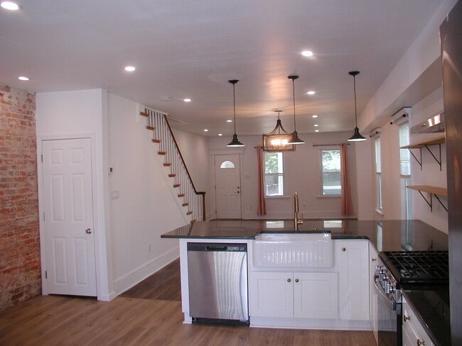 Photo - Beautiful 3 Bed - 1.5 Bath in Collingswood!