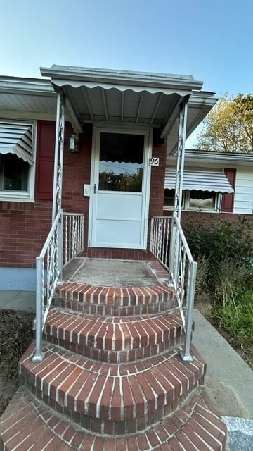 96 Cheever Ave
