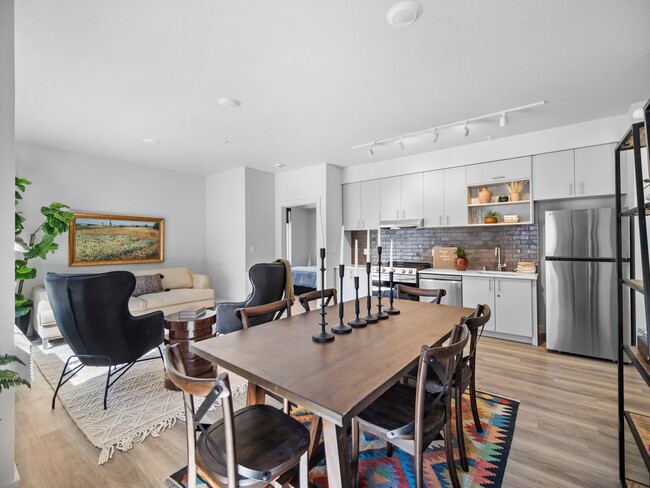 Sixty20 on 4th Apartments!! - Sixty20 on 4th Apartments!!