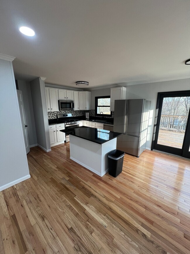 Photo - 13 Maple Ln