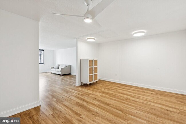 Photo - 1420 Locust St Unit 24C