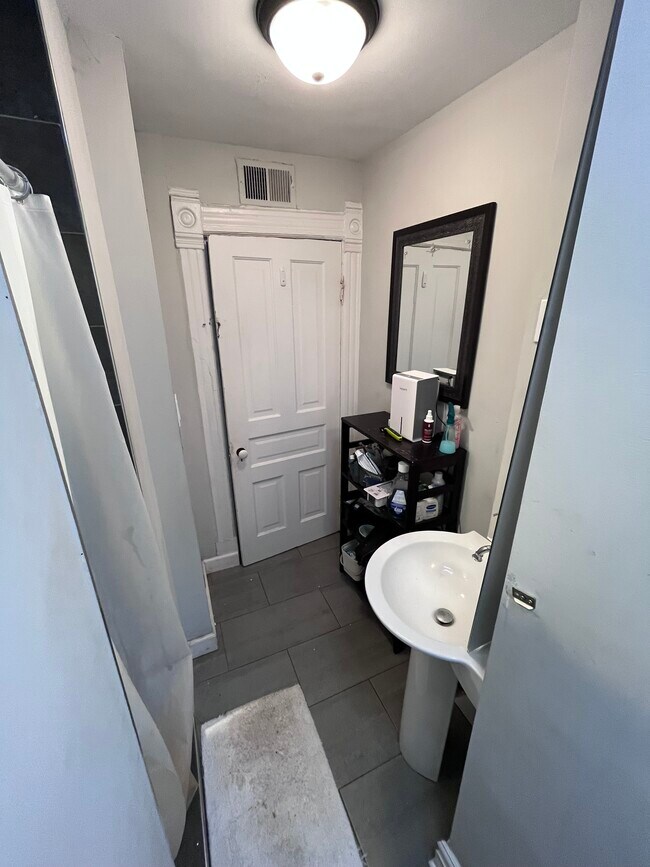 Photo - 2123 Wesley Ave Unit First floor