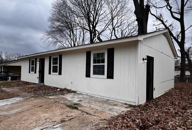 Building Photo - 3927 Dearborn St