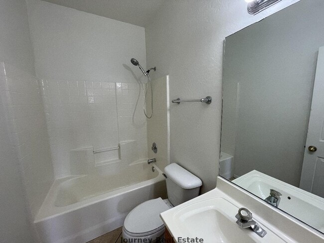 Photo - 3123 N Corrine Dr Unit B