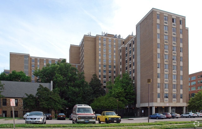 Photo - Glenwood Towers