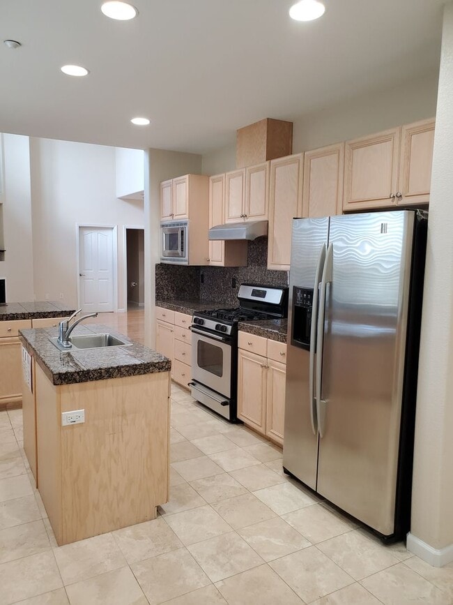 Photo - Wonderful 5bd / 3.5ba with 2 master suites