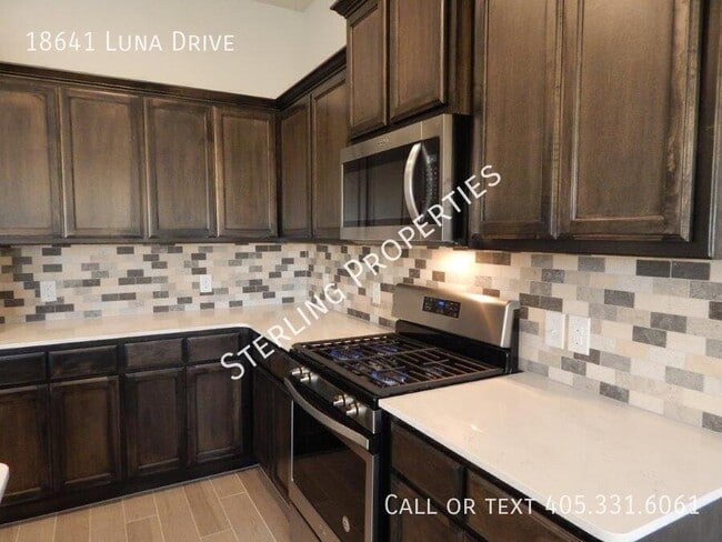 Photo - 18641 Luna Dr