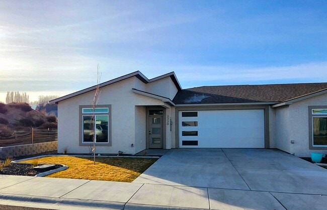 Photo - 3330 S Nelson Pl