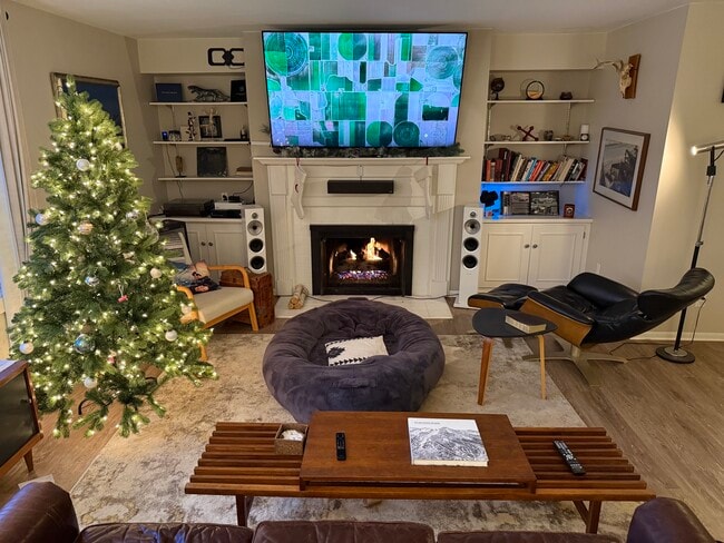 Photo - 13360 W Bluemound Rd Unidad #3