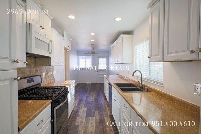 Photo - 2969 Jane St