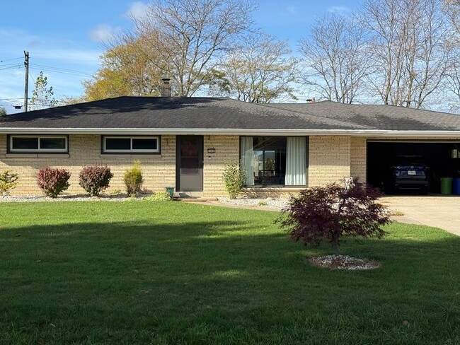 Building Photo - Charming Single Family Home in Brookfield