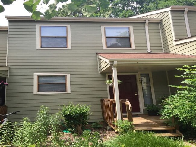 Building Photo - 104 Cedarwood Ln