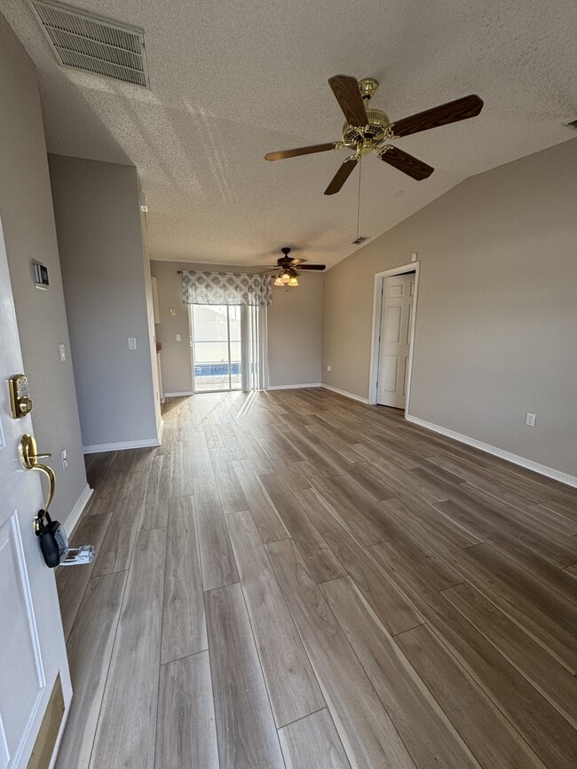 Photo - 5100 Mentmore Ave