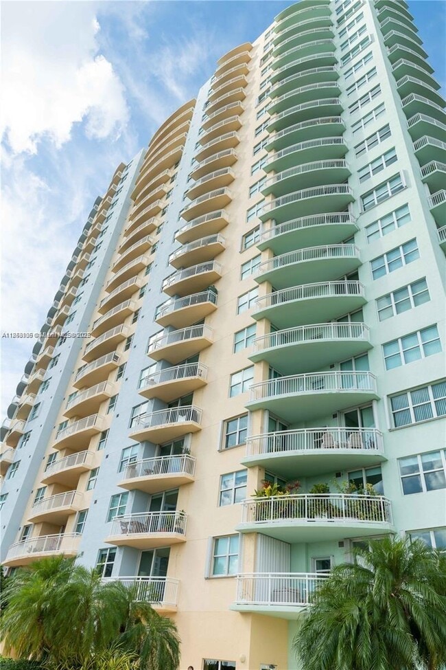 Photo - 2475 Brickell Ave Unidad 709